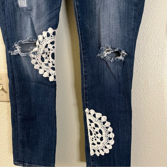 Lucky Brand Lolita Skinny Jeans with Crochet Accents Dark Wash Mid Rise 10 / 30 - Picture 5 of 13